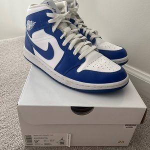 Women’s Air Jordan 1 Mid Hyper Royal Size 9.5